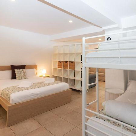 Bet Apartments - Abastos Valencia Eksteriør billede