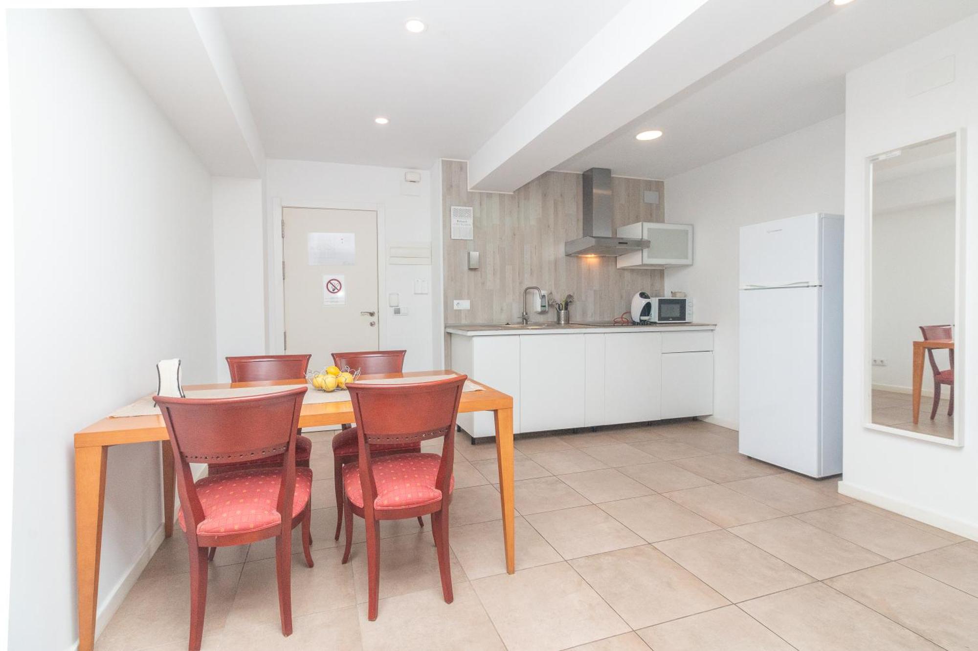 Bet Apartments - Abastos Valencia Eksteriør billede