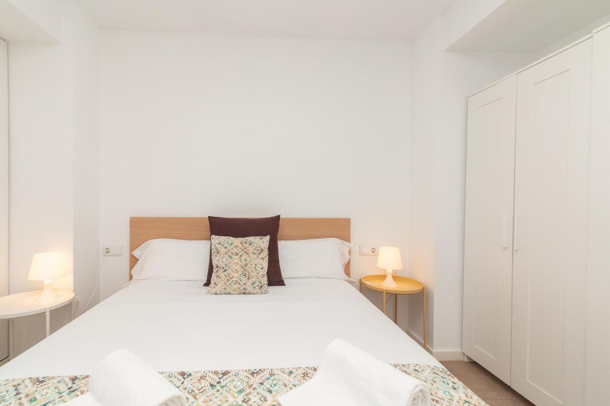 Bet Apartments - Abastos Valencia Eksteriør billede