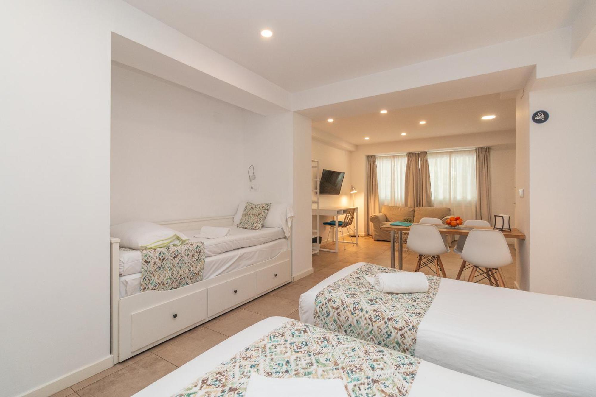 Bet Apartments - Abastos Valencia Eksteriør billede