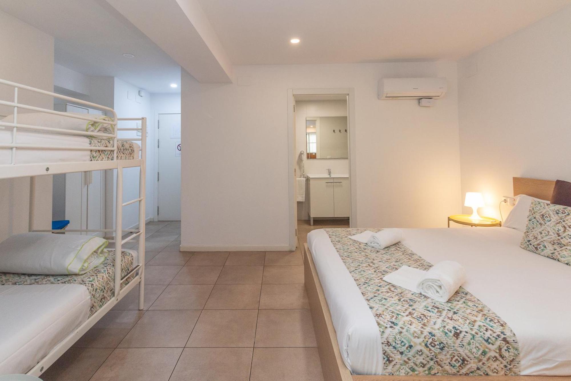 Bet Apartments - Abastos Valencia Eksteriør billede