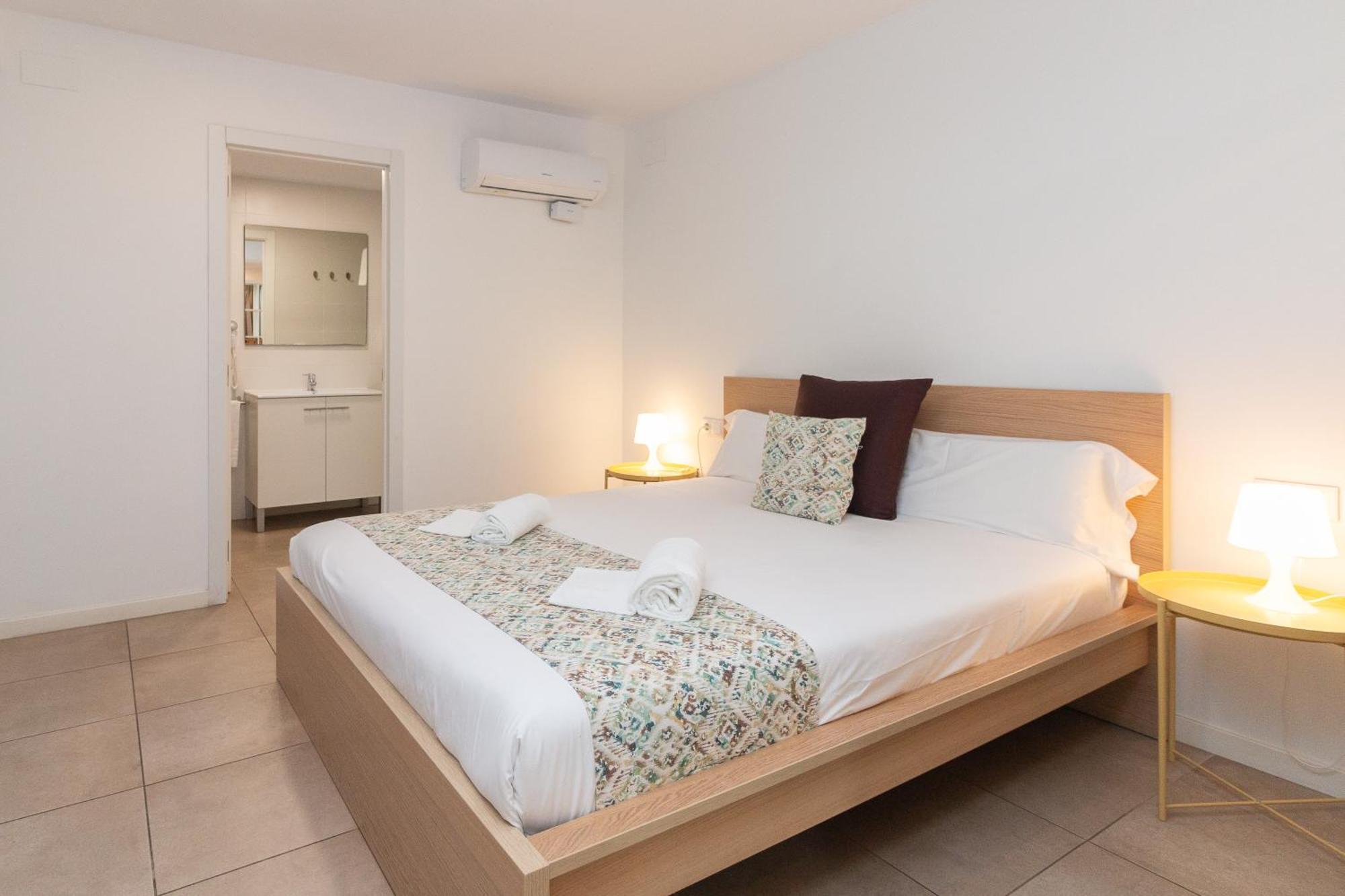 Bet Apartments - Abastos Valencia Eksteriør billede