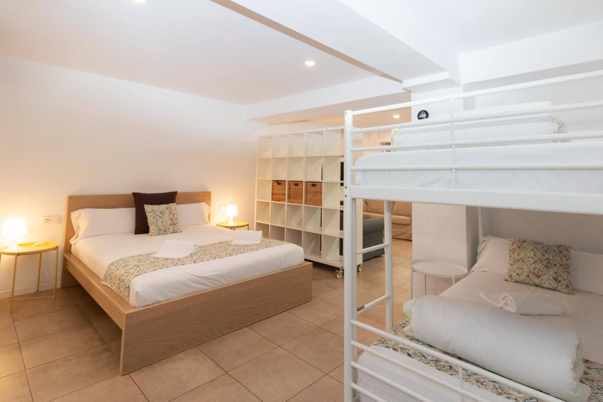 Bet Apartments - Abastos Valencia Eksteriør billede