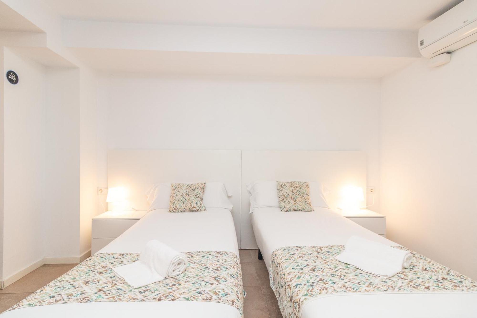 Bet Apartments - Abastos Valencia Eksteriør billede